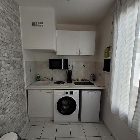 Appartement Spacieux 28M2 Avec Chambre Separee Issy-les-Moulineaux Extérieur photo